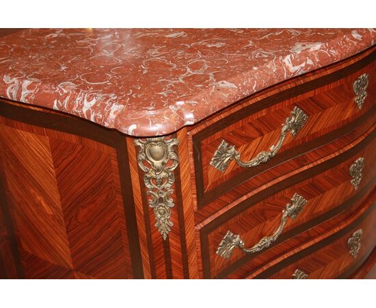 Comoncino stile Transizione della seconda metà del 1800 con marmo rosso Francia e bronzi