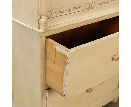 Credenzino in Legno Laccato e Dipinto Italia XX Secolo