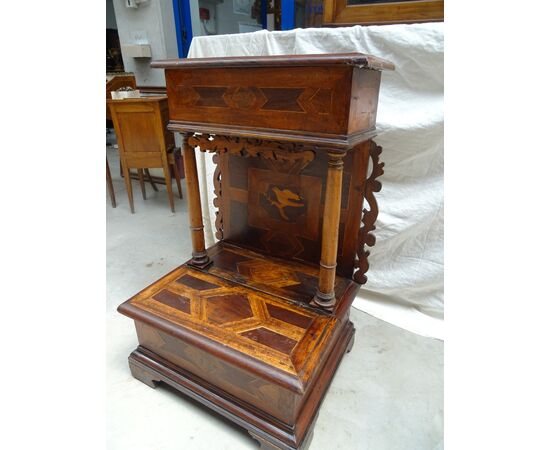 Inginocchiatoio Luigi XIV 1600 Lombardo lastronato e intarsiato noce palissandro