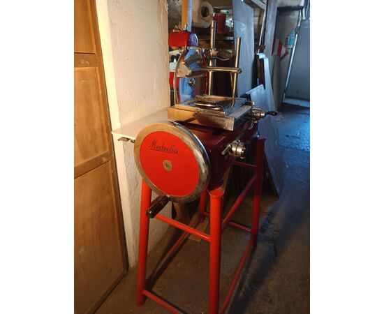 Working Cevenini brand slicer