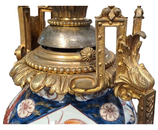 COPPIA DI LUMI IN PORCELLANA - IMARI -  XIX SEC.