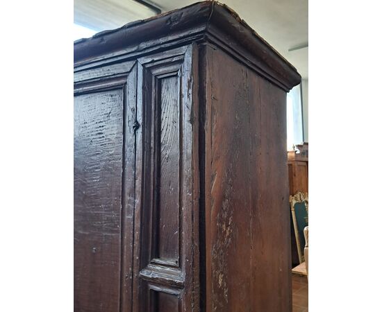 Armadio credenza del ‘600 in castagno