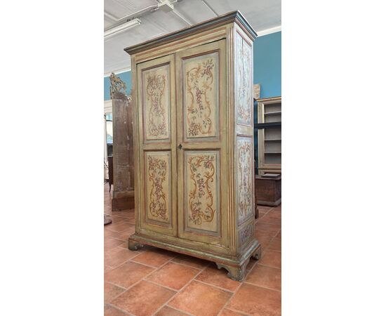 Armadio dipinto dell’800
