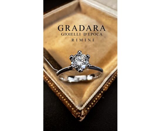 Anello solitario con  Diamante  0.53 ct.  