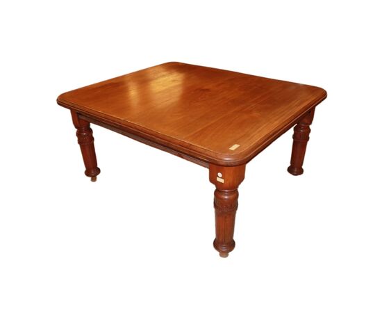 1800s Victorian extendable mahogany table