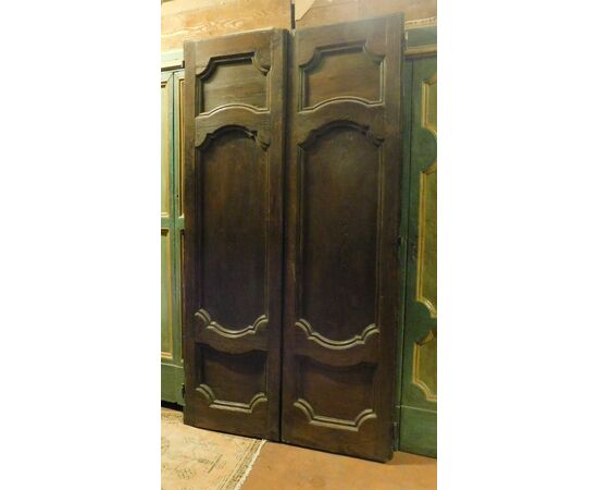 ptci398 chestnut door, meas. h cm 226 x width. 119 cm     