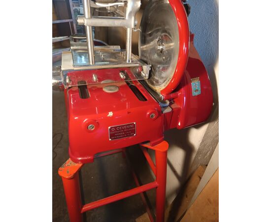Working Cevenini brand slicer