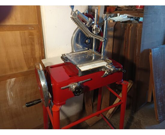 Working Cevenini brand slicer