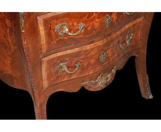 Louis XV serpentine chest of drawers from the 1800s, richly inlaid with 3 drawers