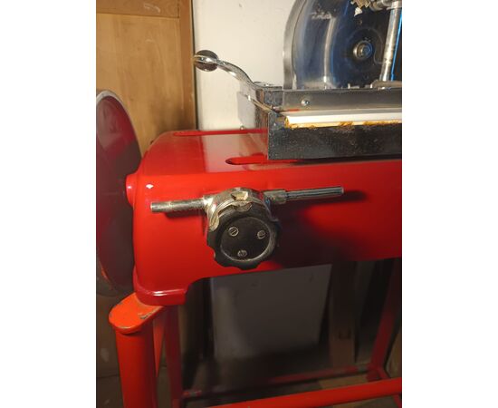 Working Cevenini brand slicer