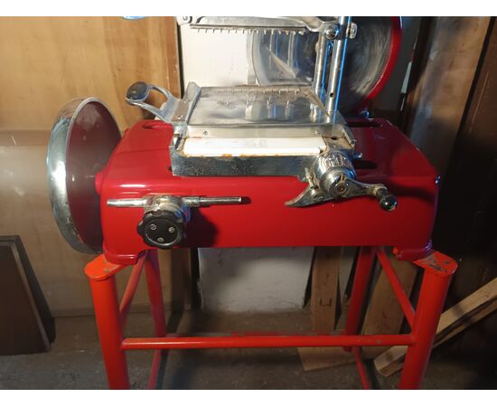 Working Cevenini brand slicer