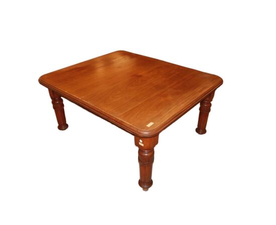 1800s Victorian extendable mahogany table