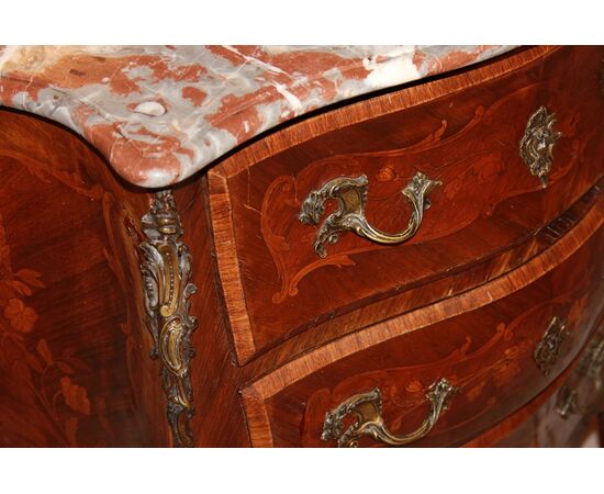 Louis XV serpentine chest of drawers from the 1800s, richly inlaid with 3 drawers