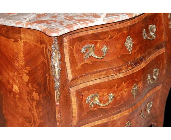 Louis XV serpentine chest of drawers from the 1800s, richly inlaid with 3 drawers