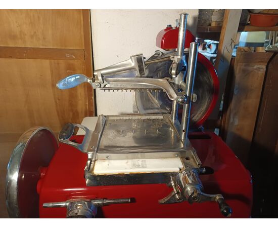 Working Cevenini brand slicer