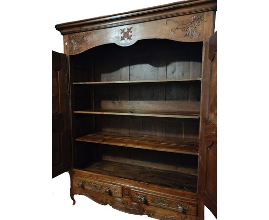 Armadio Bretone francese di fine 1700 in legno di rovere