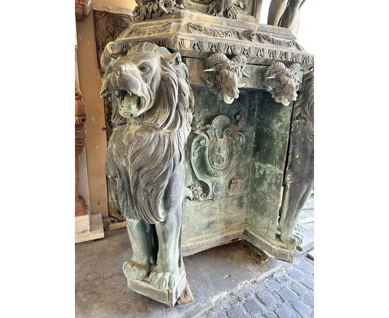  Grande Fontana in Bronzo del XIX Secolo