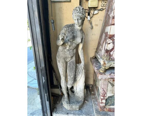  Scultura In Pietra Raffigurante Venere