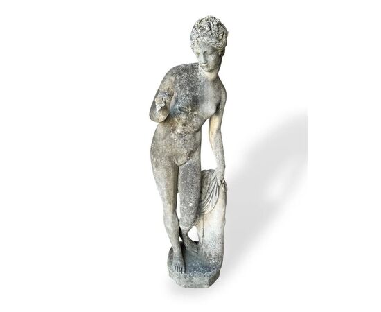  Scultura In Pietra Raffigurante Venere