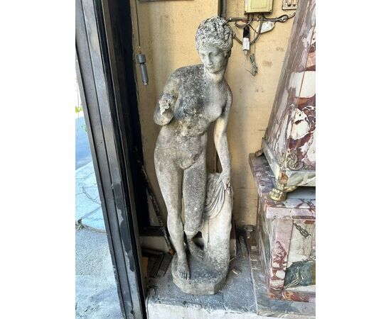  Scultura In Pietra Raffigurante Venere