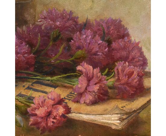 QUADRI ANTICHI, ART DECO, NATURA MORTA, FIORI DI GAROFANI E LIBRO, OLIO SU CARTONE, XX. (QF671)