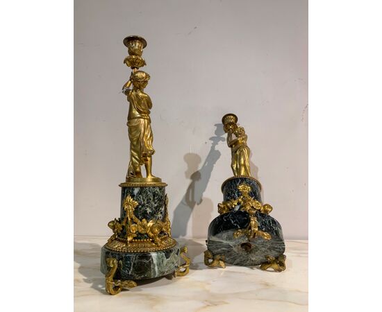 COPPIA DI CANDELABRI CON VESTALI META' DEL XIX SECOLO