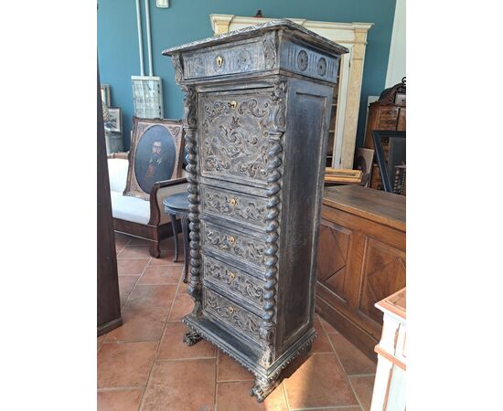 Secretaire con cassaforte laccato dell'Ottocento