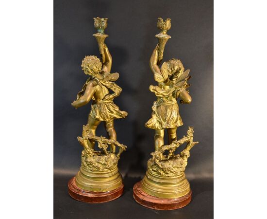 Coppia di candelieri in bronzo con allegorie, Ernest Rancoulet (Bordeaux 1842 - Bordeaux 1905) Firma su retro 'Rancoulet'