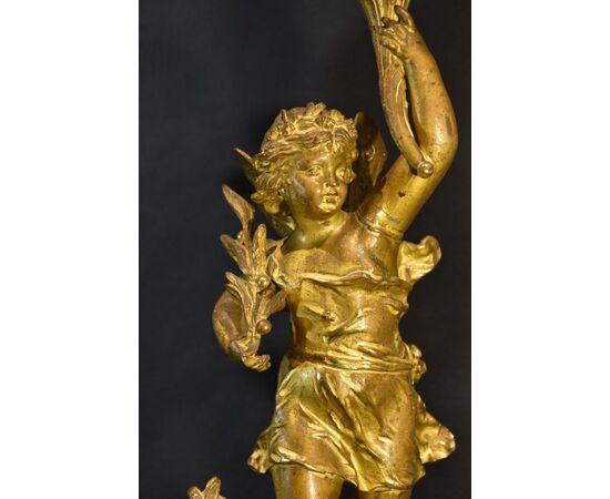 Coppia di candelieri in bronzo con allegorie, Ernest Rancoulet (Bordeaux 1842 - Bordeaux 1905) Firma su retro 'Rancoulet'