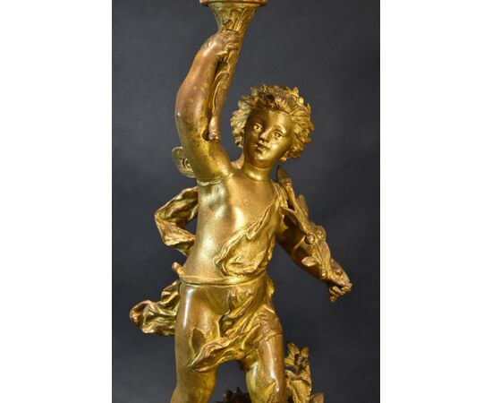 Coppia di candelieri in bronzo con allegorie, Ernest Rancoulet (Bordeaux 1842 - Bordeaux 1905) Firma su retro 'Rancoulet'