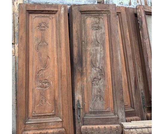 DARB243 - Boiserie Liberty in noce con tre porte, misura metri lineari 9