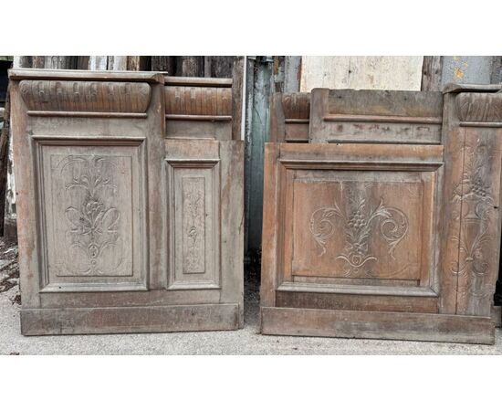 DARB243 - Boiserie Liberty in noce con tre porte, misura metri lineari 9