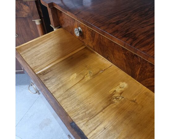 Coppia di cassettoni 1810 Impero in noce e radica alta classe