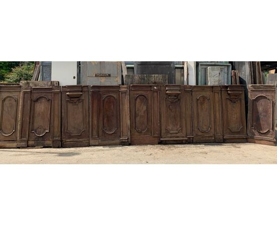 DARB242 - Boiserie in noce con pannelli scolpiti, epoca '700, misura 7,20 metri lineari x H 1,60