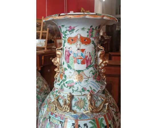 COPPIA DI GRANDI VASI CANTON CINA FINE XIX-INIZI XX SECOLO 