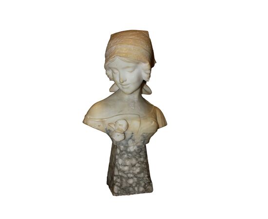 Mezzobusto francese in marmo Raffigurante Dama con Copricapo