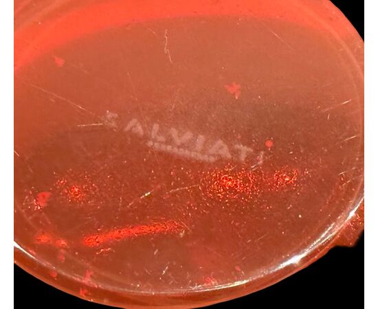 Vaso globulare in vetro a incalmo rosso nero.manifattura Salviati.Murano.