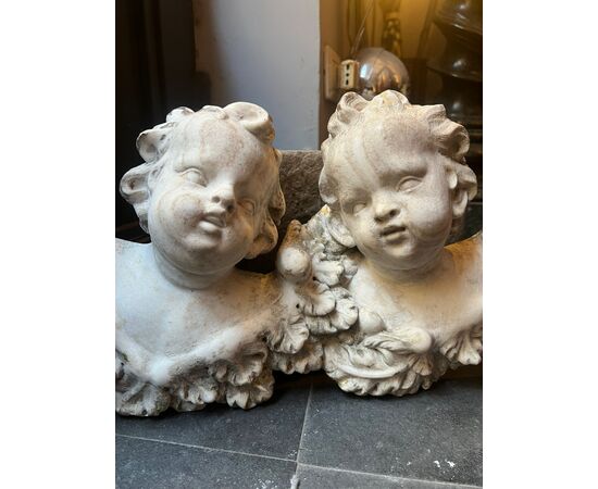 Coppia di putti in marmo XVII secolo