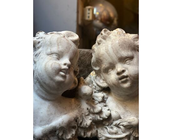 Coppia di putti in marmo XVII secolo
