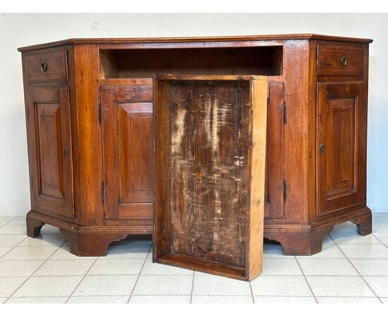 Credenza scantonata Luigi XVI. Verona XVIII secolo