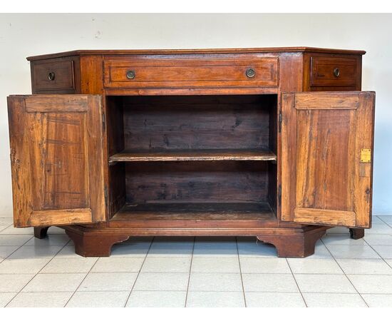 Credenza scantonata Luigi XVI. Verona XVIII secolo