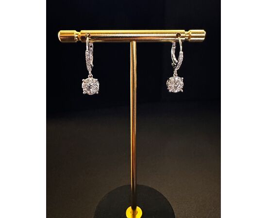 Orecchini   pendenti   con  Diamanti  1.20  ct.