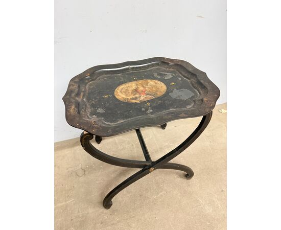 Tavolinetto base da picnic 1850 a vassoio dipinto base in legno, 52x56x64cm