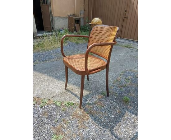 Poltroncina con braccioli tipo Thonet