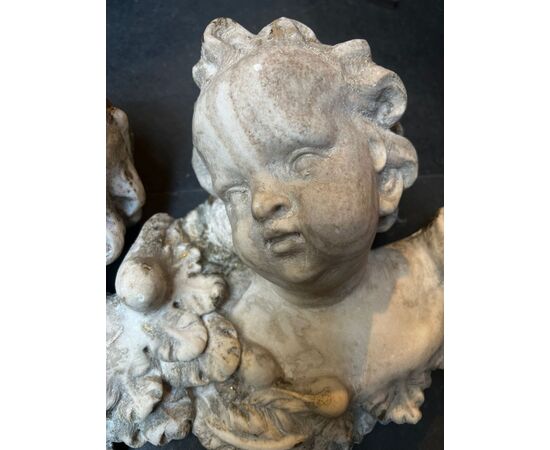 Coppia di putti in marmo XVII secolo
