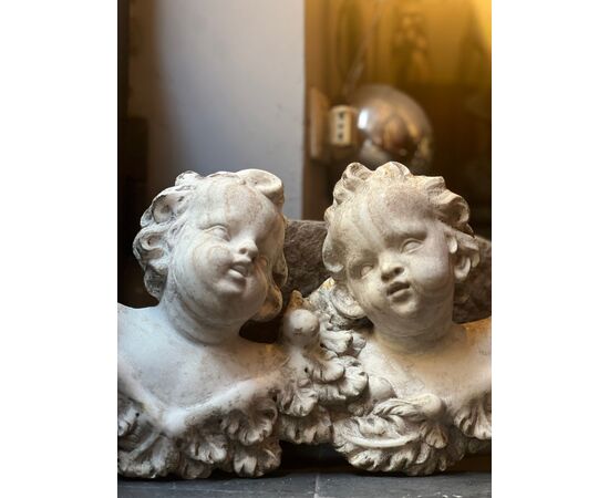 Coppia di putti in marmo XVII secolo
