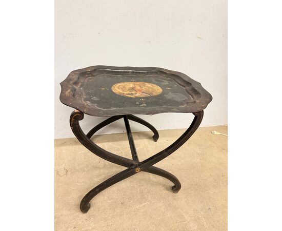Tavolinetto base da picnic 1850 a vassoio dipinto base in legno, 52x56x64cm