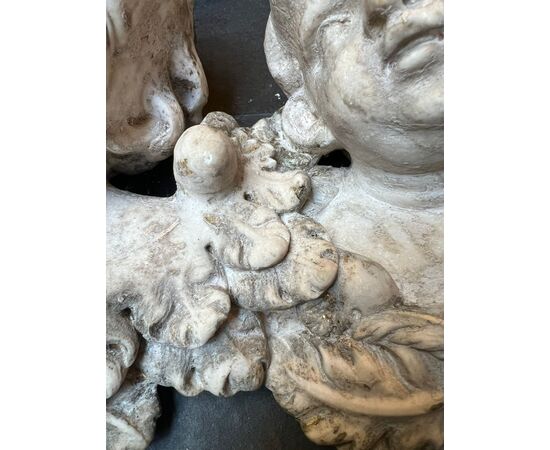 Coppia di putti in marmo XVII secolo
