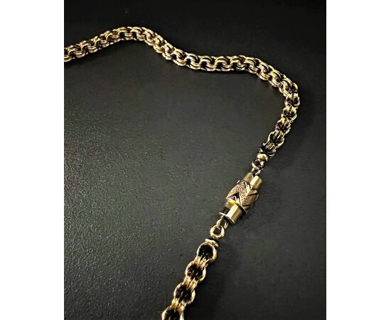 Collana   in  oro  metà   800'.