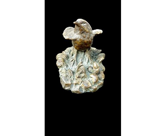 Sculturina in bronzo raffigurante un uccellino